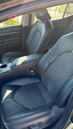 تۆیۆتا کامری